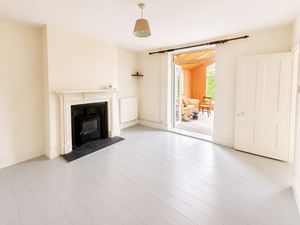 Sitting Room- click for photo gallery